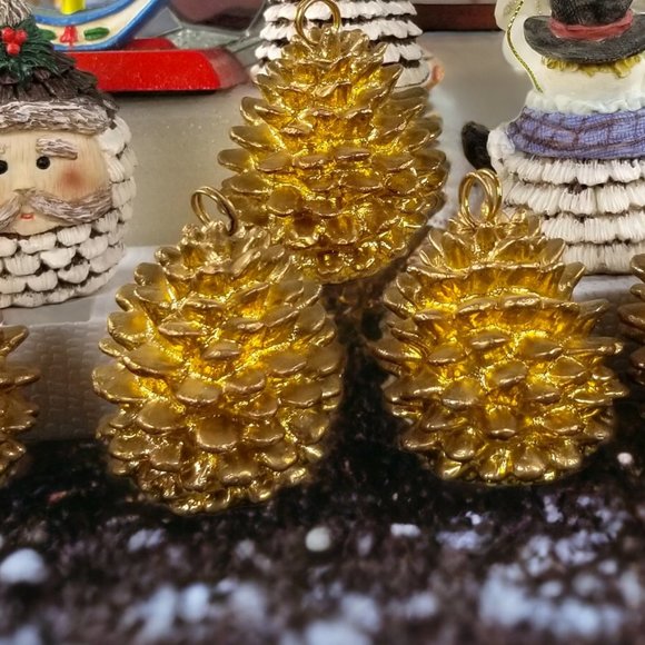 Gold Pinecone Christmas Ornaments Set of 5 Dept 56 Holiday Décor Place Card - Picture 9 of 9